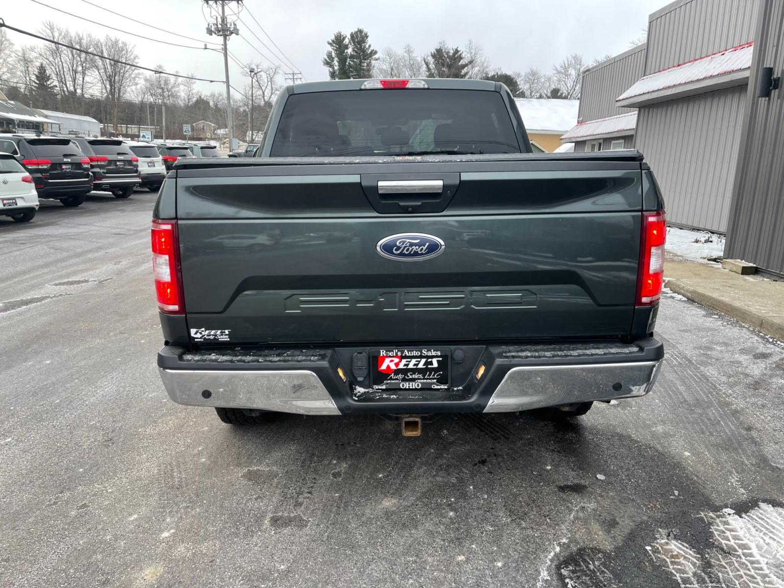 2018 Gray /Gray Ford F-150 XLT SuperCrew 5.5-ft. 2WD (1FTEW1E51JK) with an 5.0L V8 OHV 32V FFV engine, 10 Speed Auto transmission, located at 11115 Chardon Rd. , Chardon, OH, 44024, (440) 214-9705, 41.580246, -81.241943 - This 2018 Ford F-150 XLT Crew Cab described is a well-equipped, full-sized pickup truck featuring a robust 5.0-liter V8 engine that runs on flex-fuel and is mated to a smooth 10-speed automatic transmission. Premium amenities such as heated front seats, a high-quality sound system, smartphone integr - Photo #8